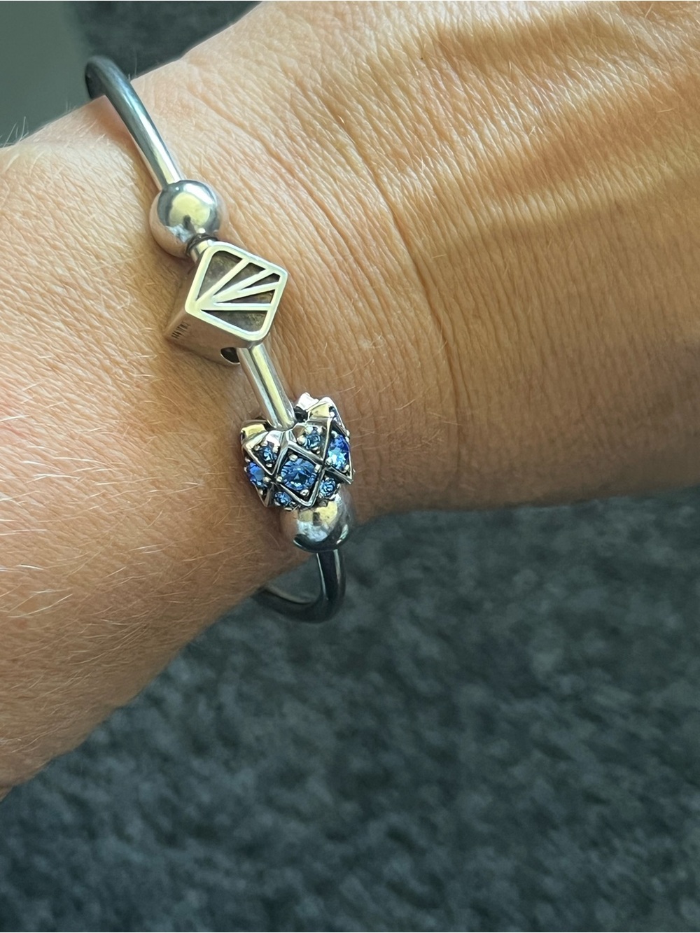 Chamilia Flex Bangle (4 charms) - Picture 2 of 5